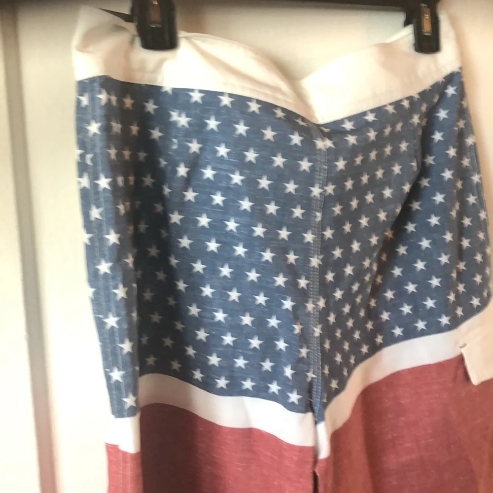 TRINITY Patriots Boardshorts Stretch Below The Knee Men’s Size 30 - Picture 8 of 9